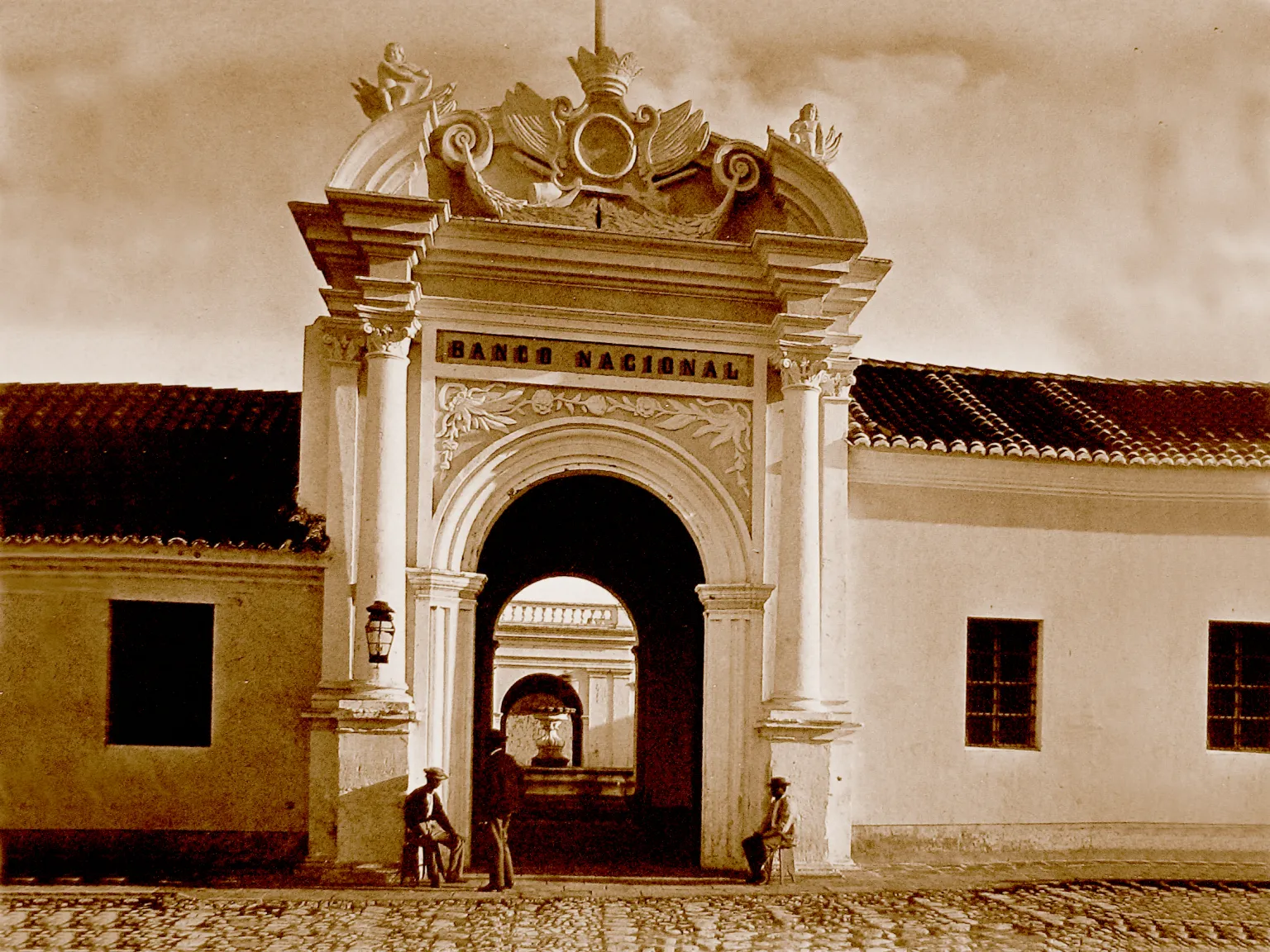 ANTECEDENTES DE LA BANCA CENTRAL EN GUATEMALA